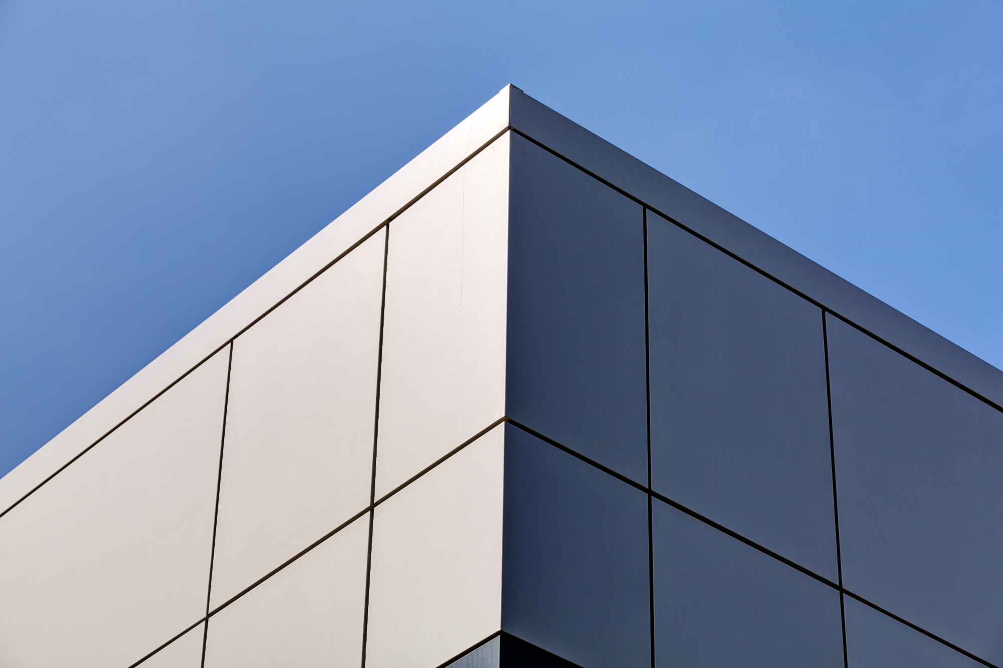 Visoko kakovostni lahki fasadni paneli različnih dimenzij