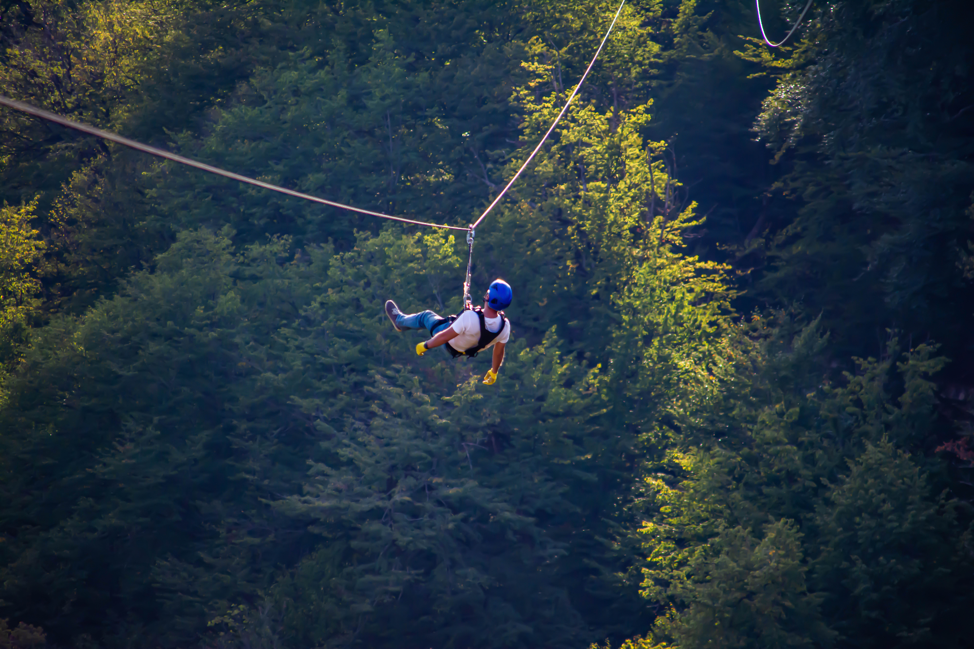 Na zipline Bovec je mogoč spust kar neverjetnih 7oo metrov daleč