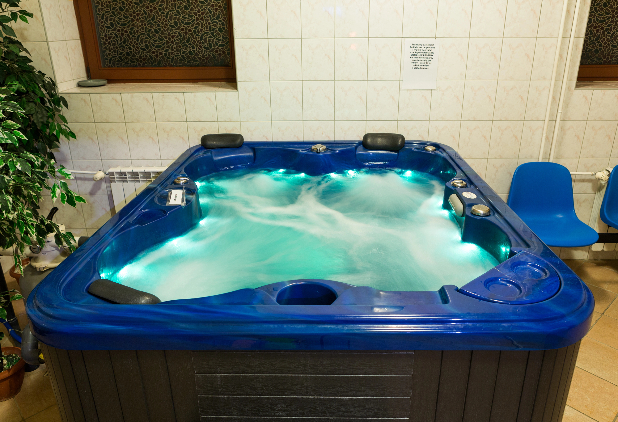 Za sprostitev in dobro počutje, zunanji masažni bazeni kar doma